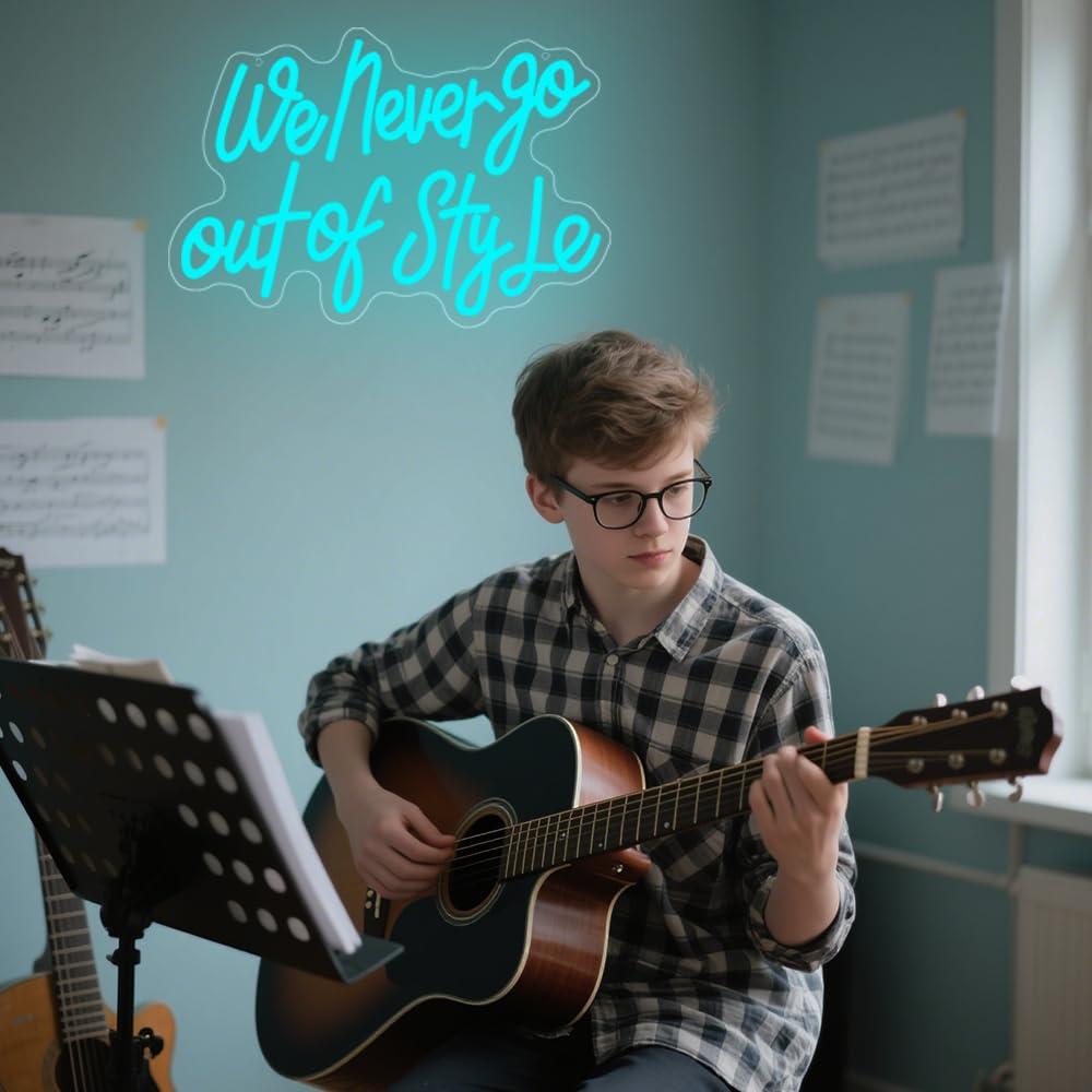 We Never Go Out Of Style Neon  - Neon Sign Party recensie en prijs
